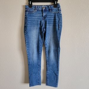 Refuge Midrise Skinny Jeans Distressed Size 6